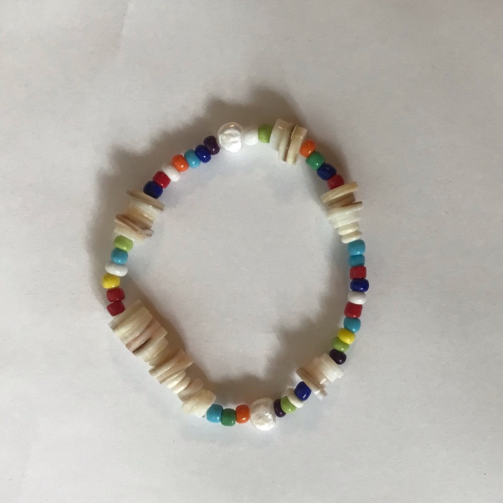 Multi Colorful Shell/Clay Bead Stretch Bracelet - Picture 3 of 5